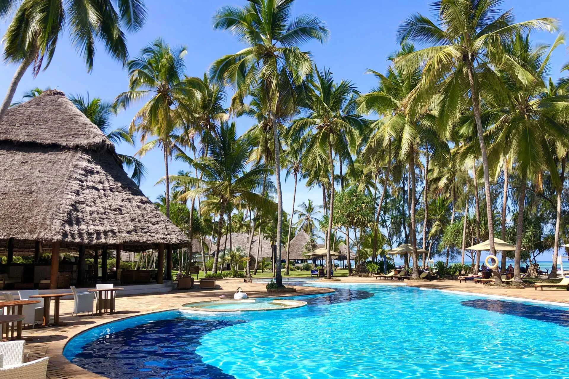 Bluebay Beach Resort & Spa — image 4