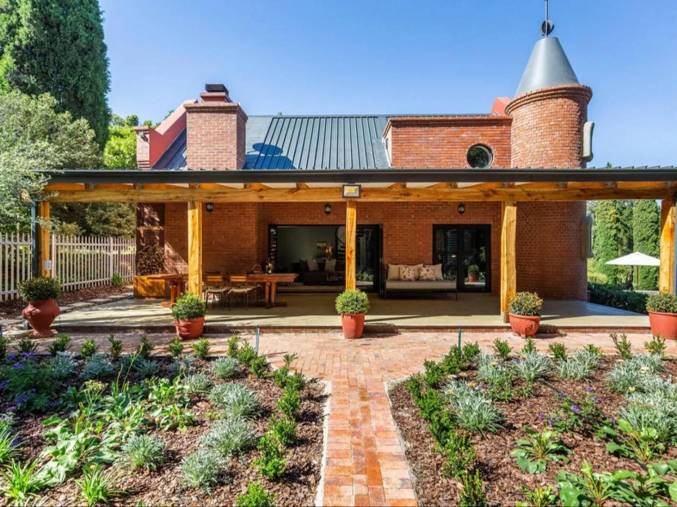 Castle Forest Lodge — image 2