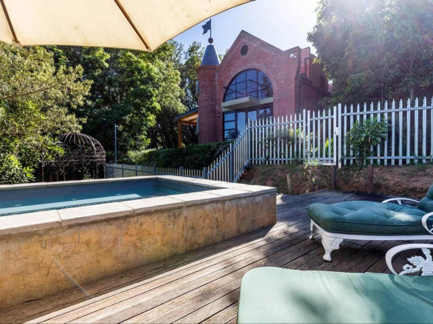 Castle Forest Lodge — image 3