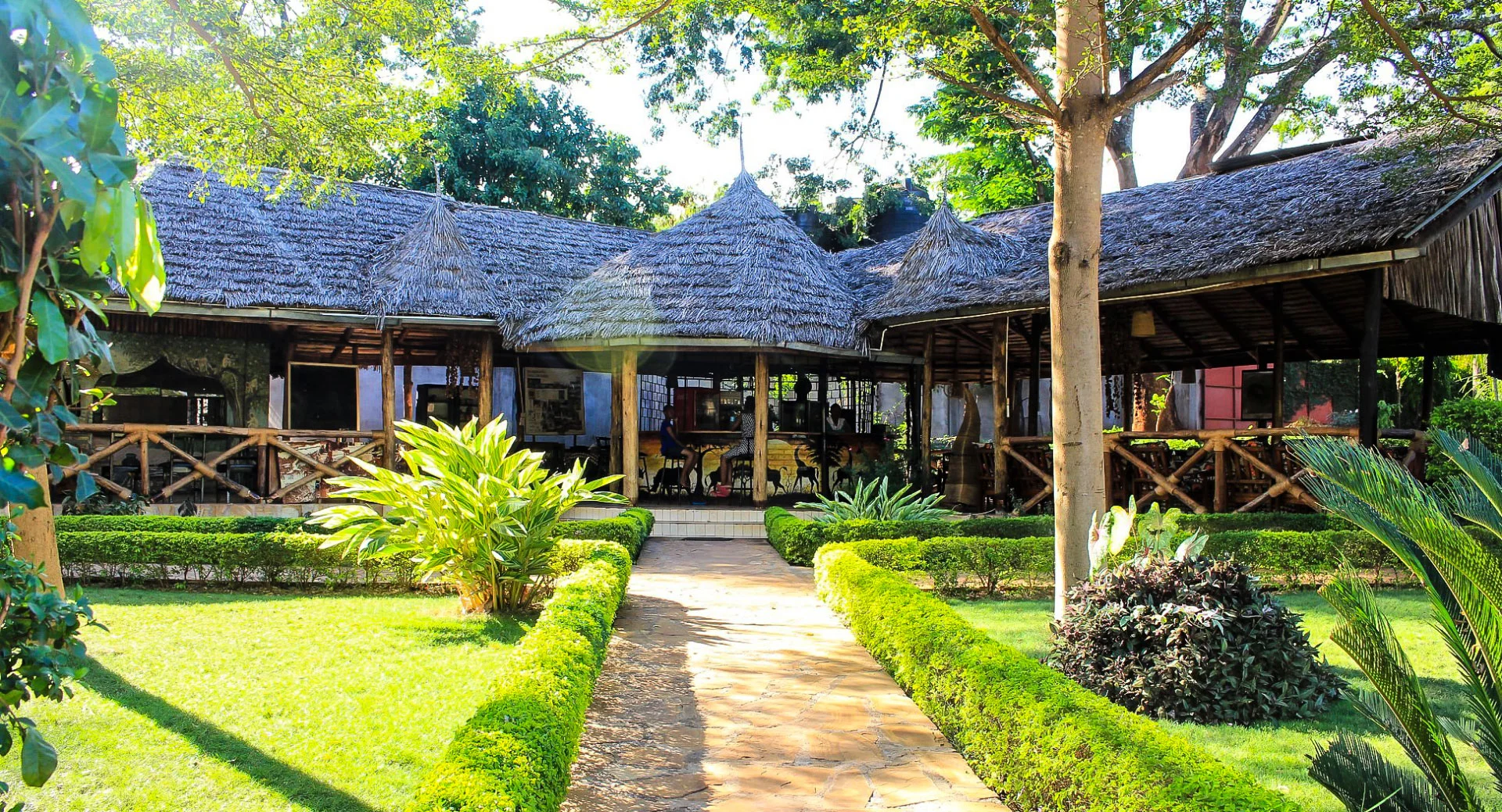 Chanya Lodge — image 2