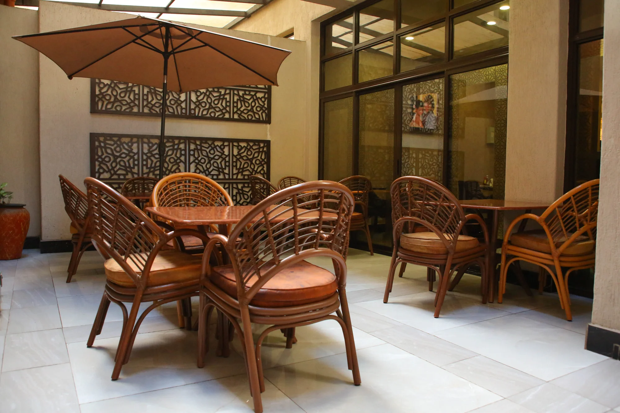 Eagle Palace Hotel — image 2