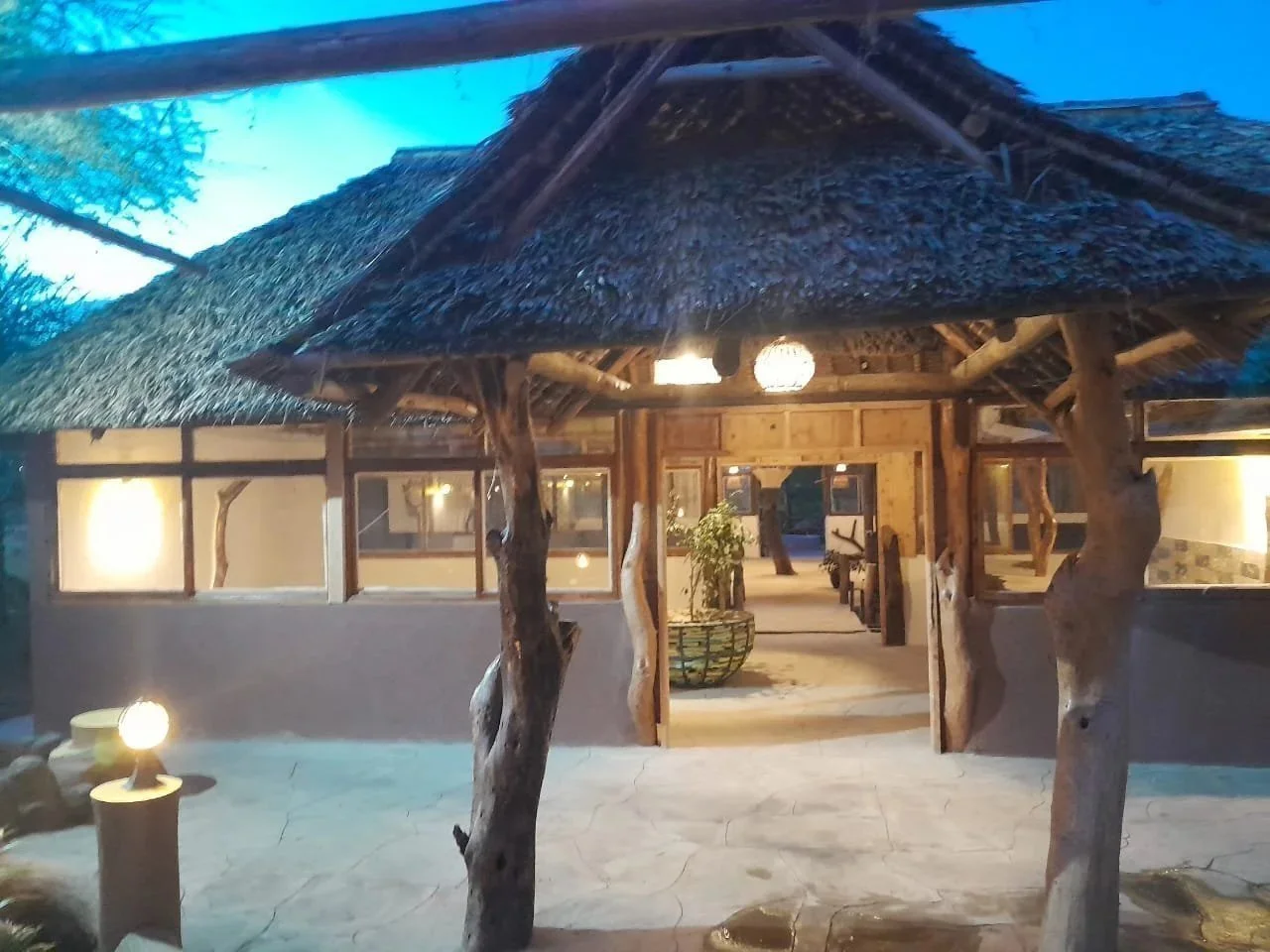 Hunter's Luxury Manor — image 3