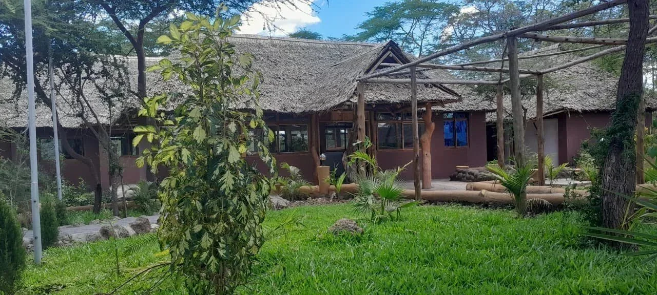 Hunter's Luxury Manor — image 2