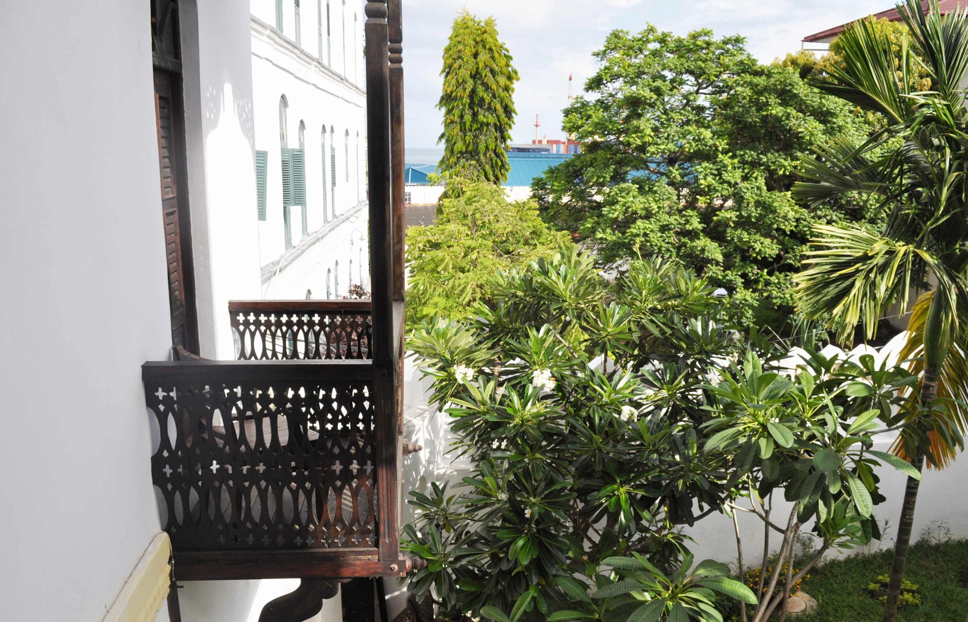 Kholle House — image 2