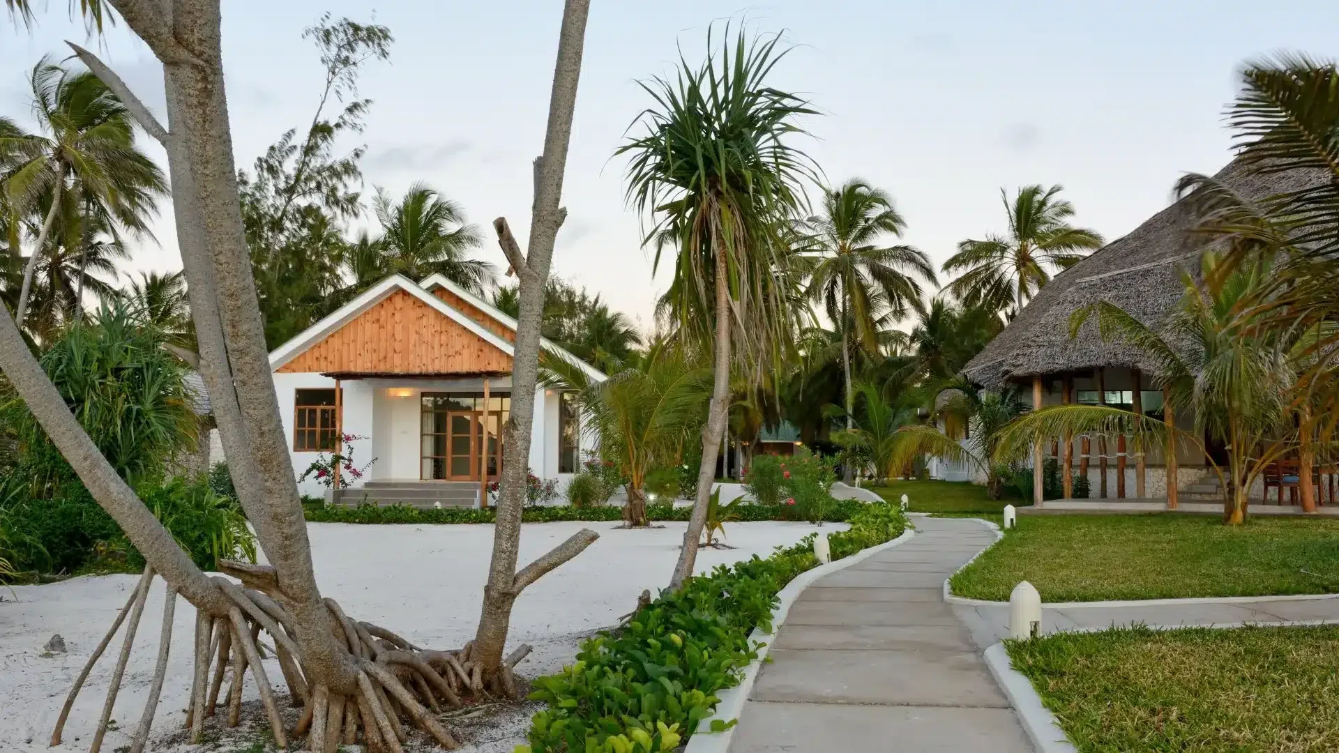 Kisiwa on the Beach — image 3