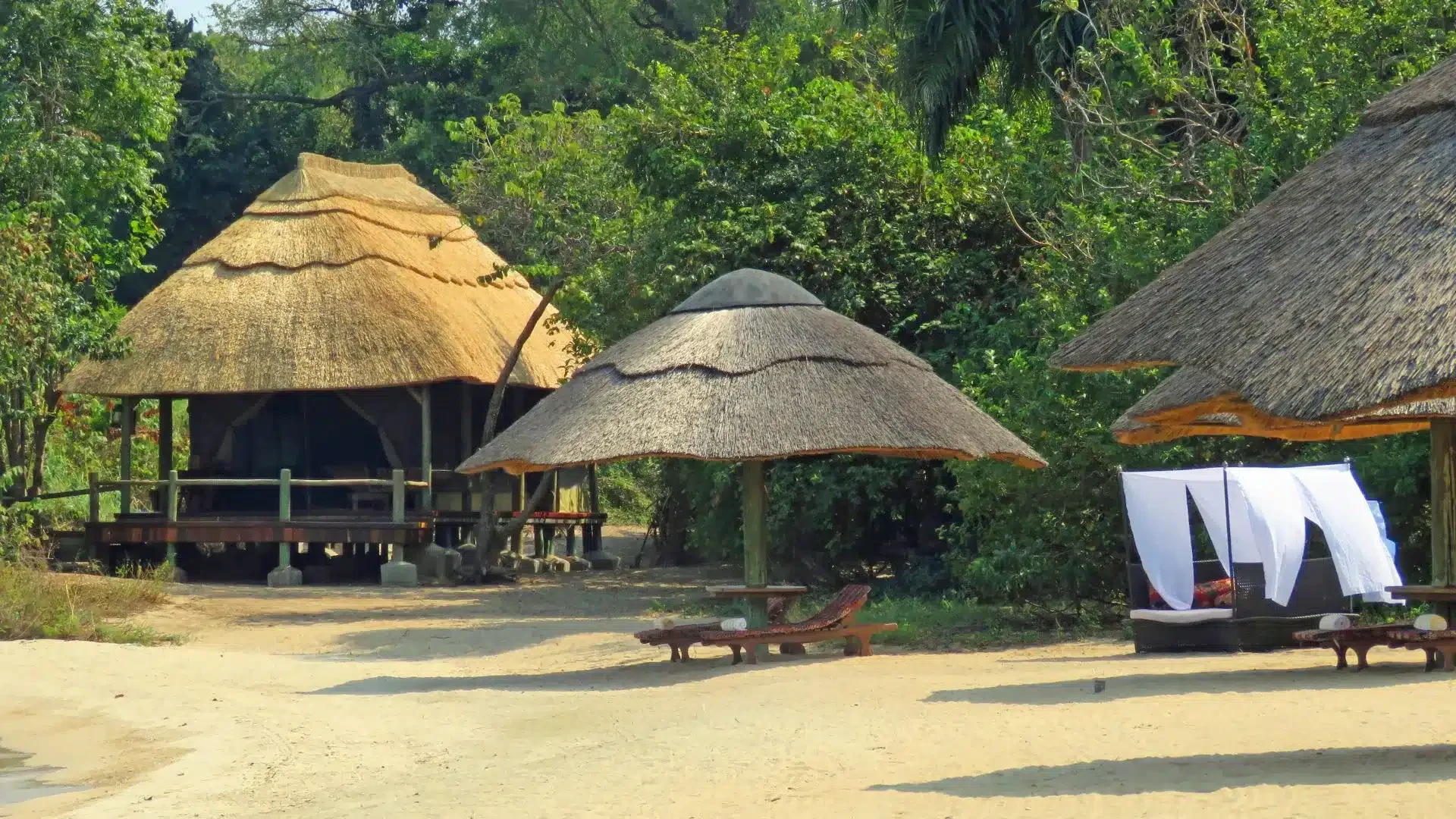 Kungwe Beach Lodge — image 2