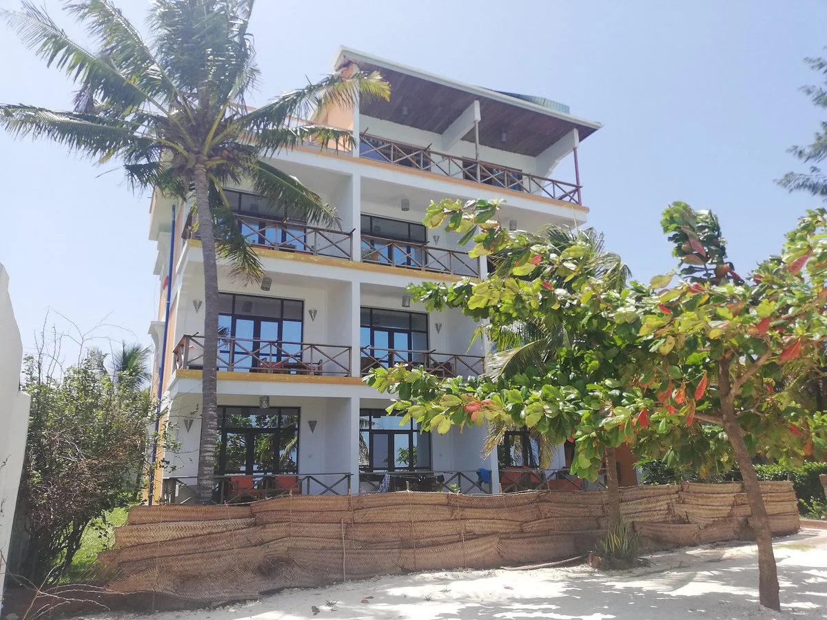 Mnarani Beach Cottages — image 2