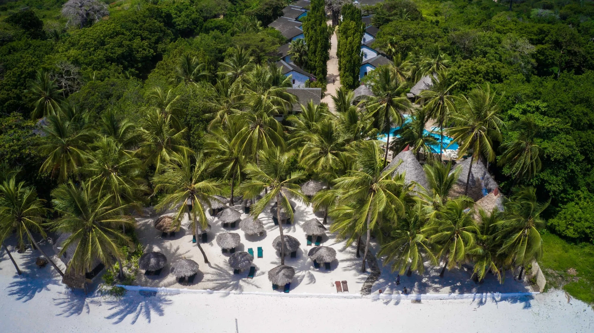 Pinewood Beach Resort & Spa — image 2