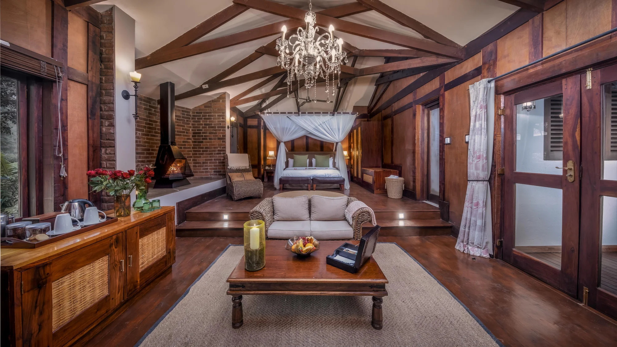 Suite privée ultra-luxe avec piscine à plonger et service de majordome dans un domaine de plantation