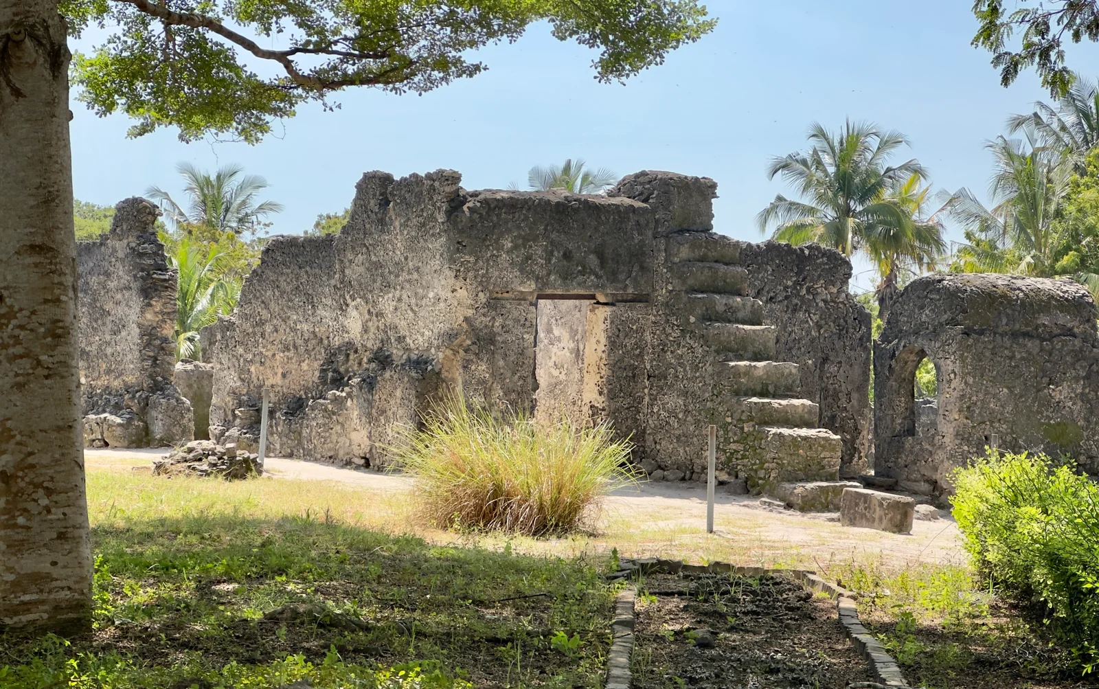Ruinen der befestigten Caravan-Serai-Anlage in Bagamoyo