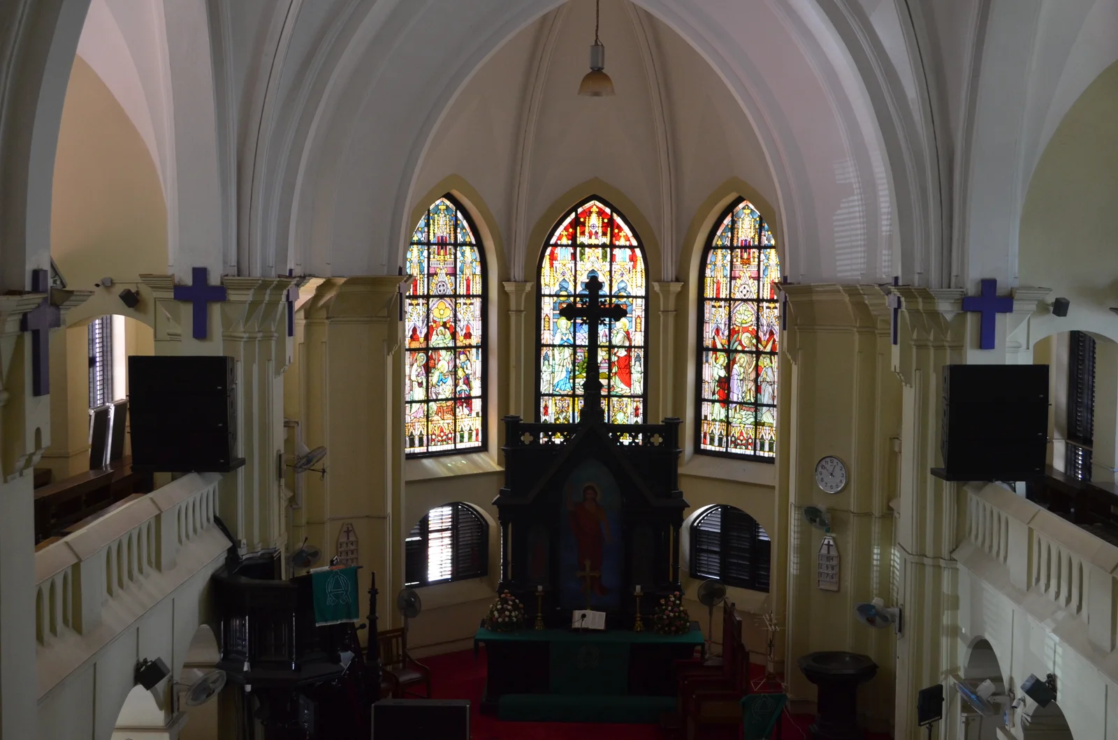 Clocher de l'église luthérienne Azania Front et façades coloniales allemandes le long de Samora Avenue à Dar es Salaam