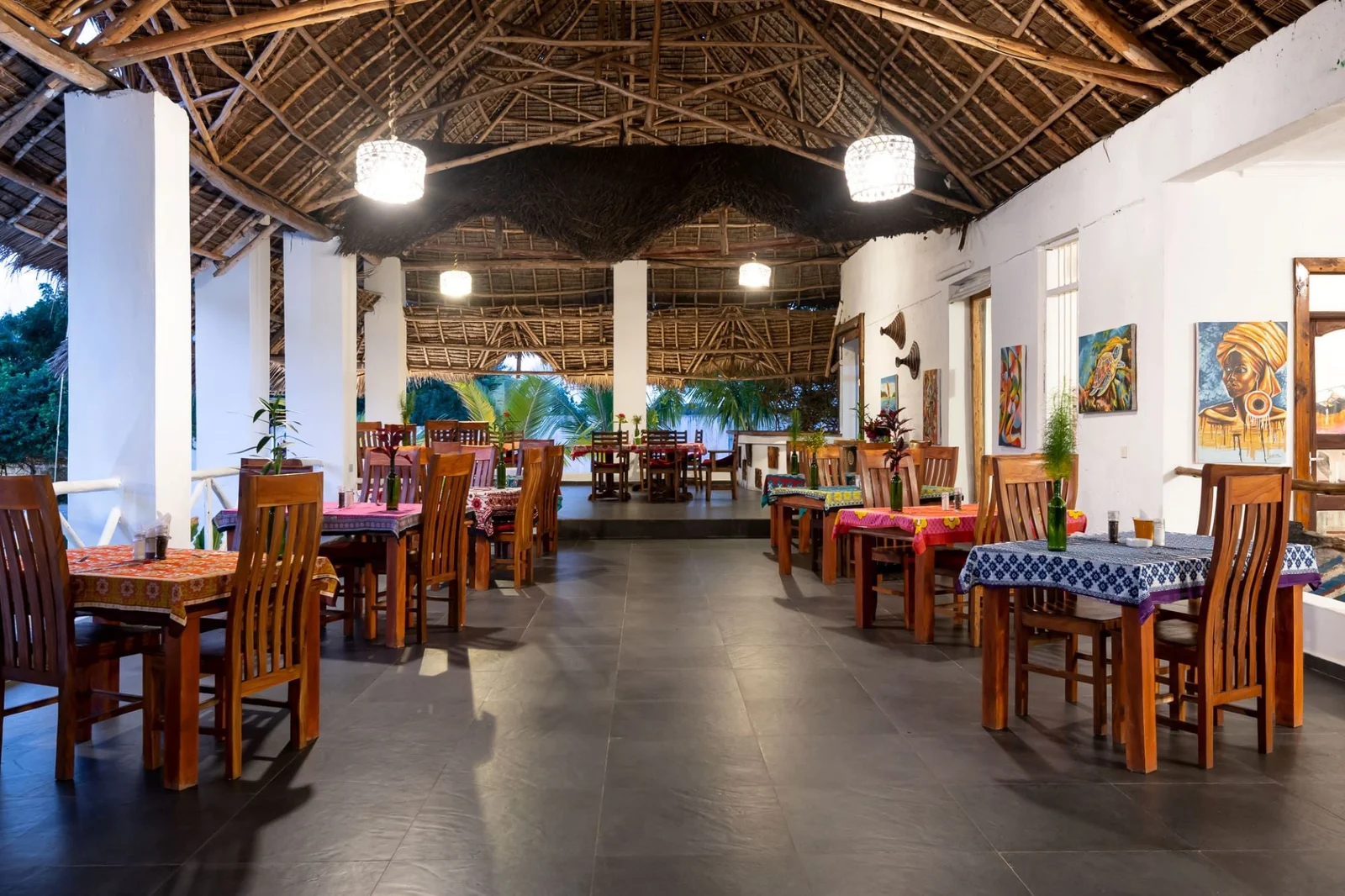 Ristorante del Kilwa Ruins Lodge con pesce fresco e piatti swahili