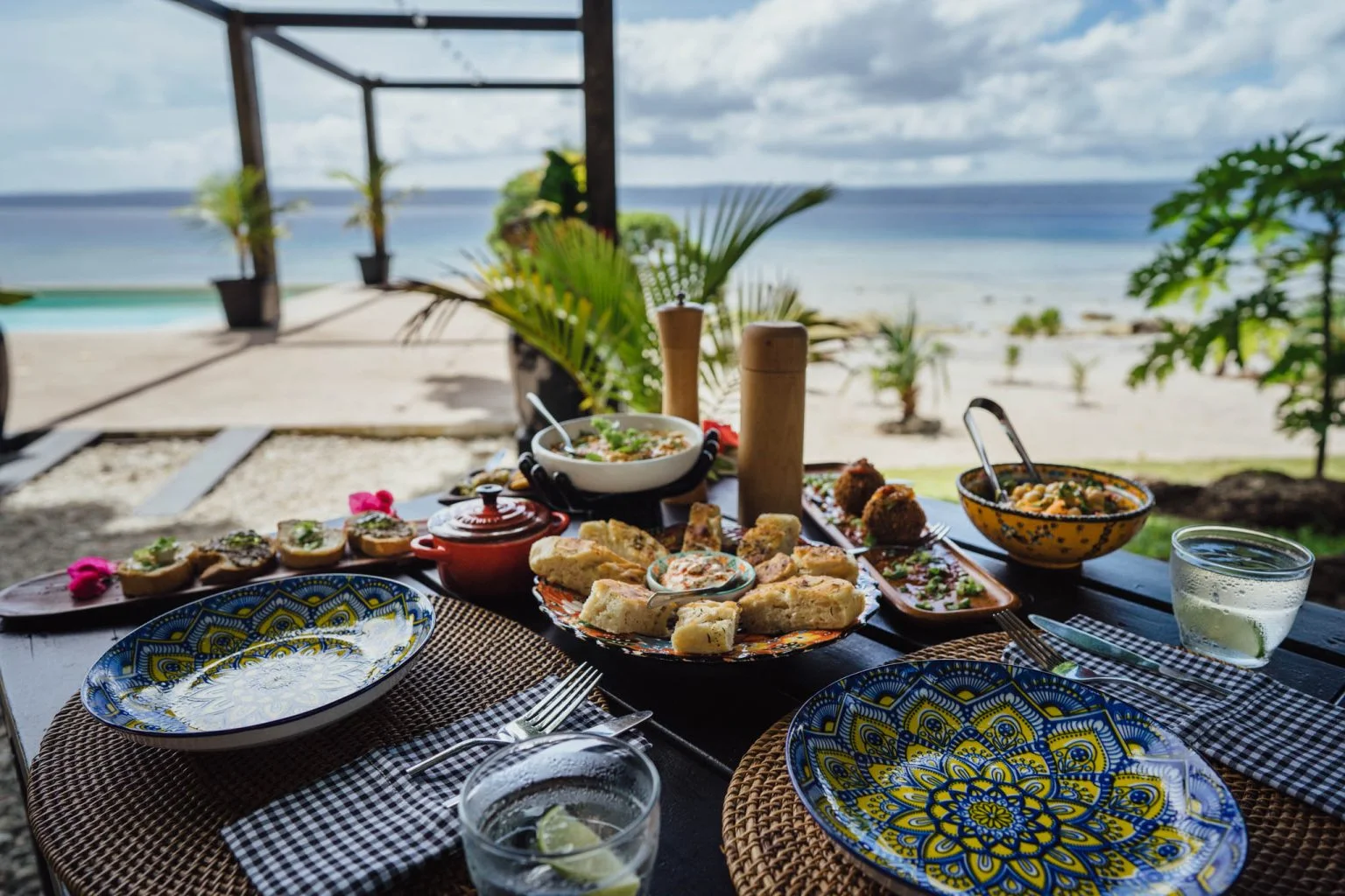 Die Uferfront des Driftwood Beach Club — eine seit Langem bestehende 3-Sterne-Unterkunft mit Alt-Malindi-Charakter