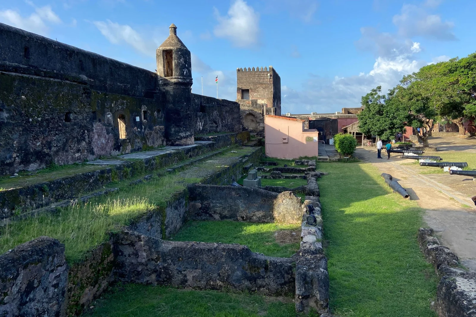 Il Captain's House Museum a Fort Jesus — porcellane della dinastia Ming recuperate dal relitto del 1697 della nave portoghese Santo Antonio de Tanna.