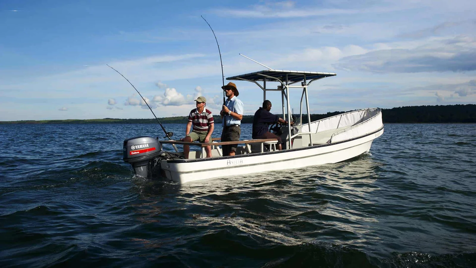 Nilbarsch-Sportfischen auf dem Lake Victoria nahe Rubondo Island