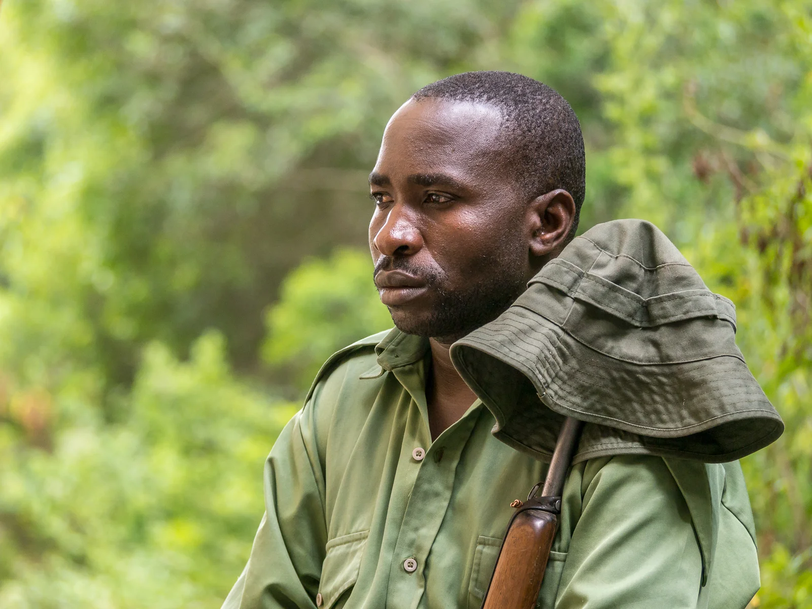 TANAPA-Ranger auf Anti-Wilderer-Patrouille in der Serengeti